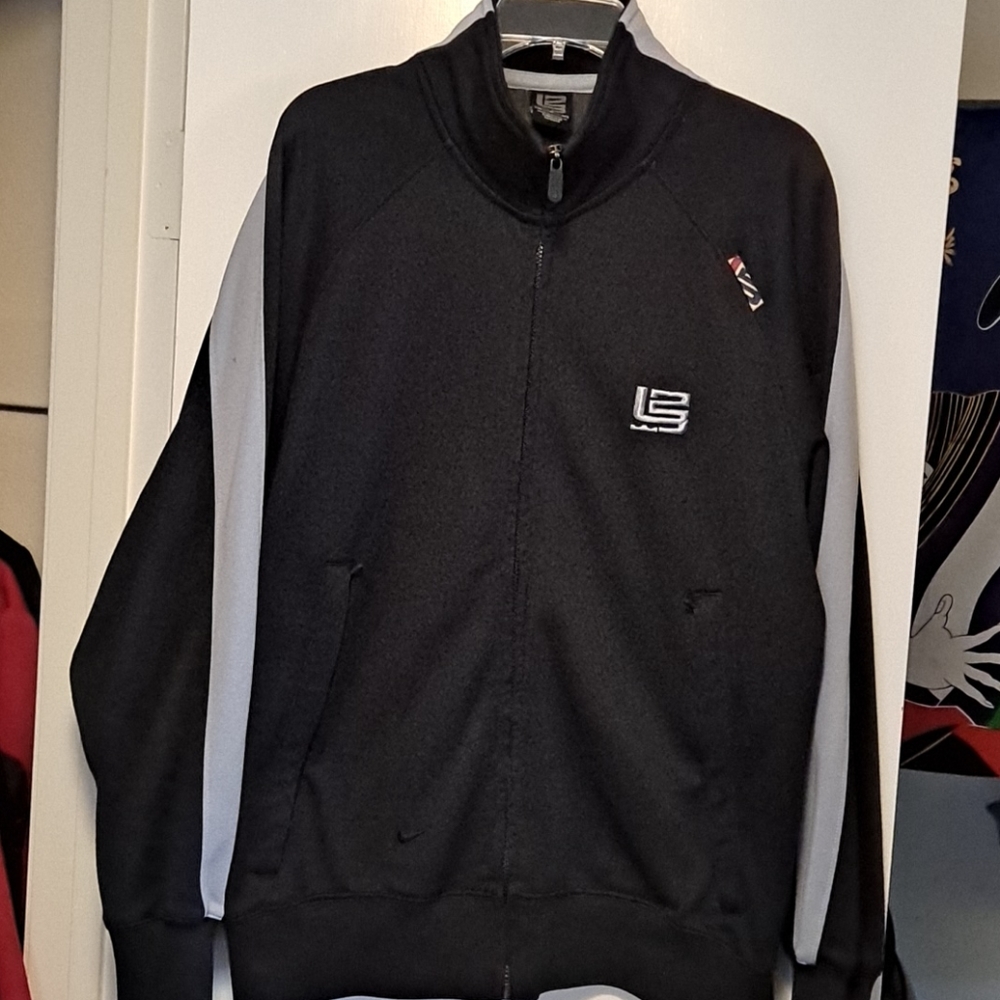 Mens Nike LeBron James